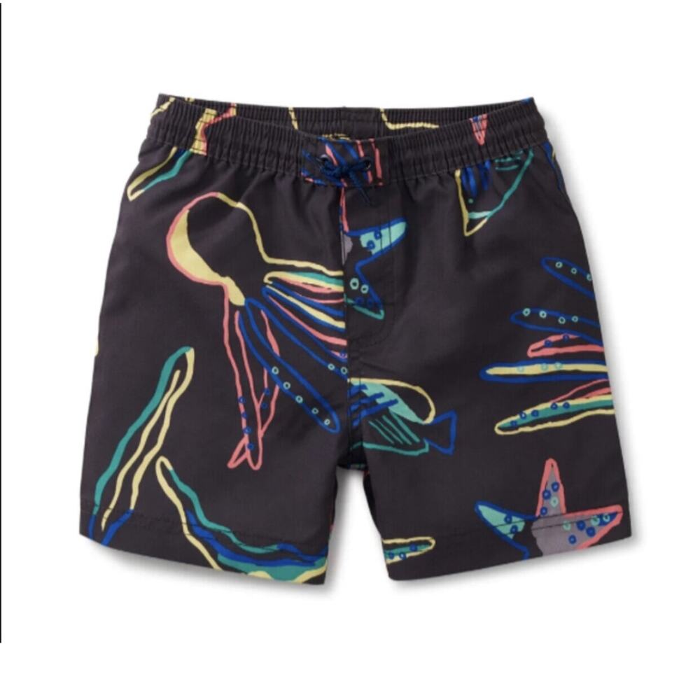 Tea Collection NWT Mid-Length Swim Trunks. Size 3.